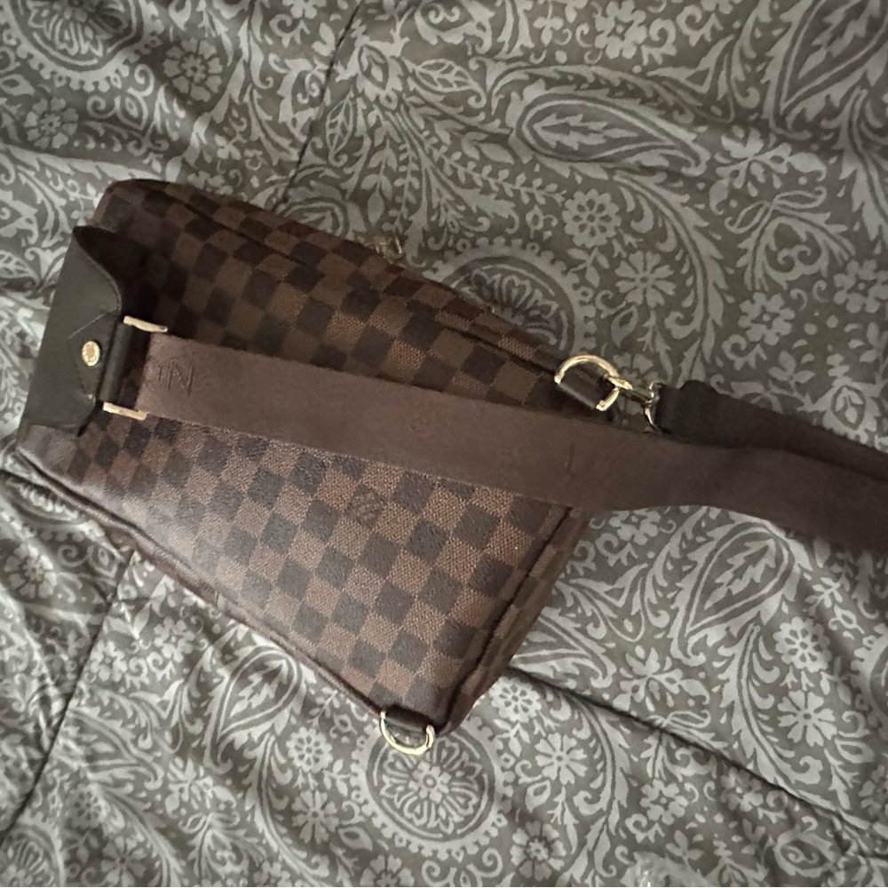 LV Checkered Men's Bag - Picture 2 of 2